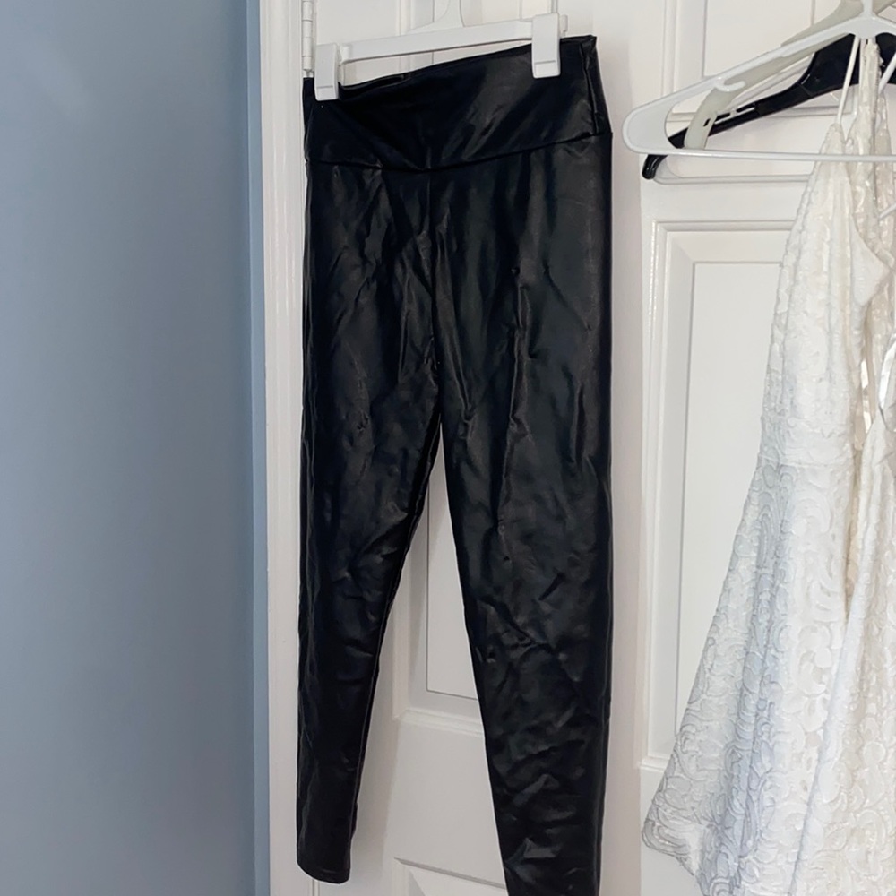 LEATHER PANTS